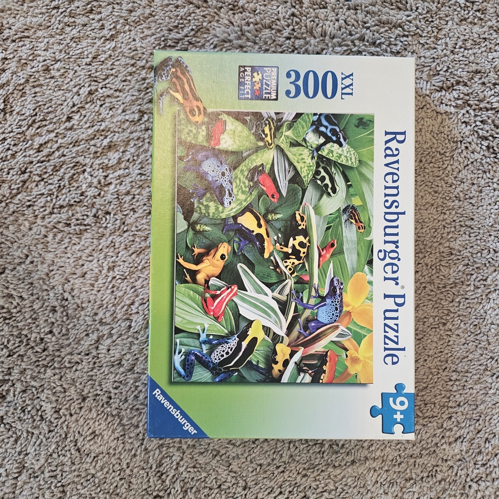 Ravensburger Puzzle with Colorful Frogs - 300 XXL Pieces